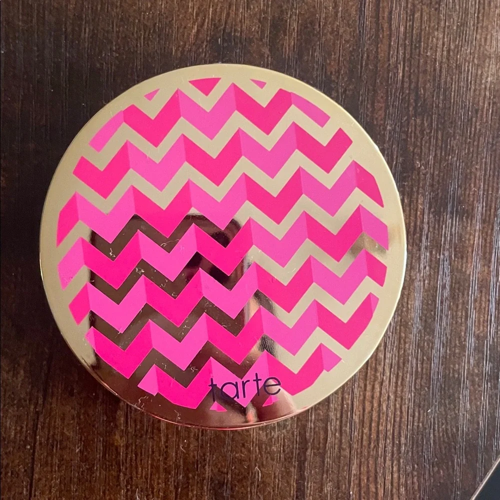 tarte Dual- blush and glow rose gold Tone Blush Compact - Rose and Beige